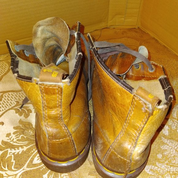 Vintage Doc Martens Brown Leather Boots Mens size 8 US Made in England - Picture 3 of 9
